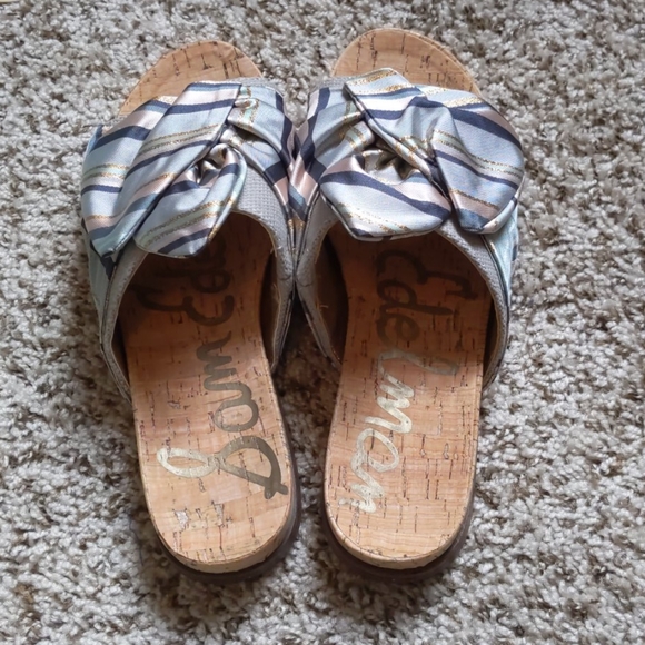 Shoes - Picture 3 of 4